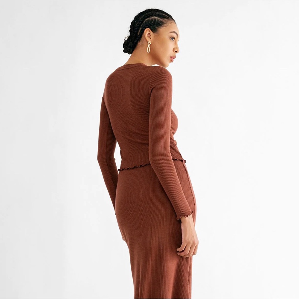OGL Cropped Ribbed Top - Picture 7 of 10